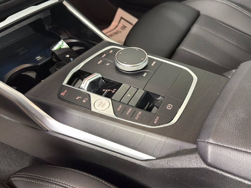 Used 2024 BMW 330e xDrive AWD/4WD image 23