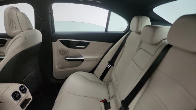 Used 2025 Mercedes-Benz C 300 Sedan image 45