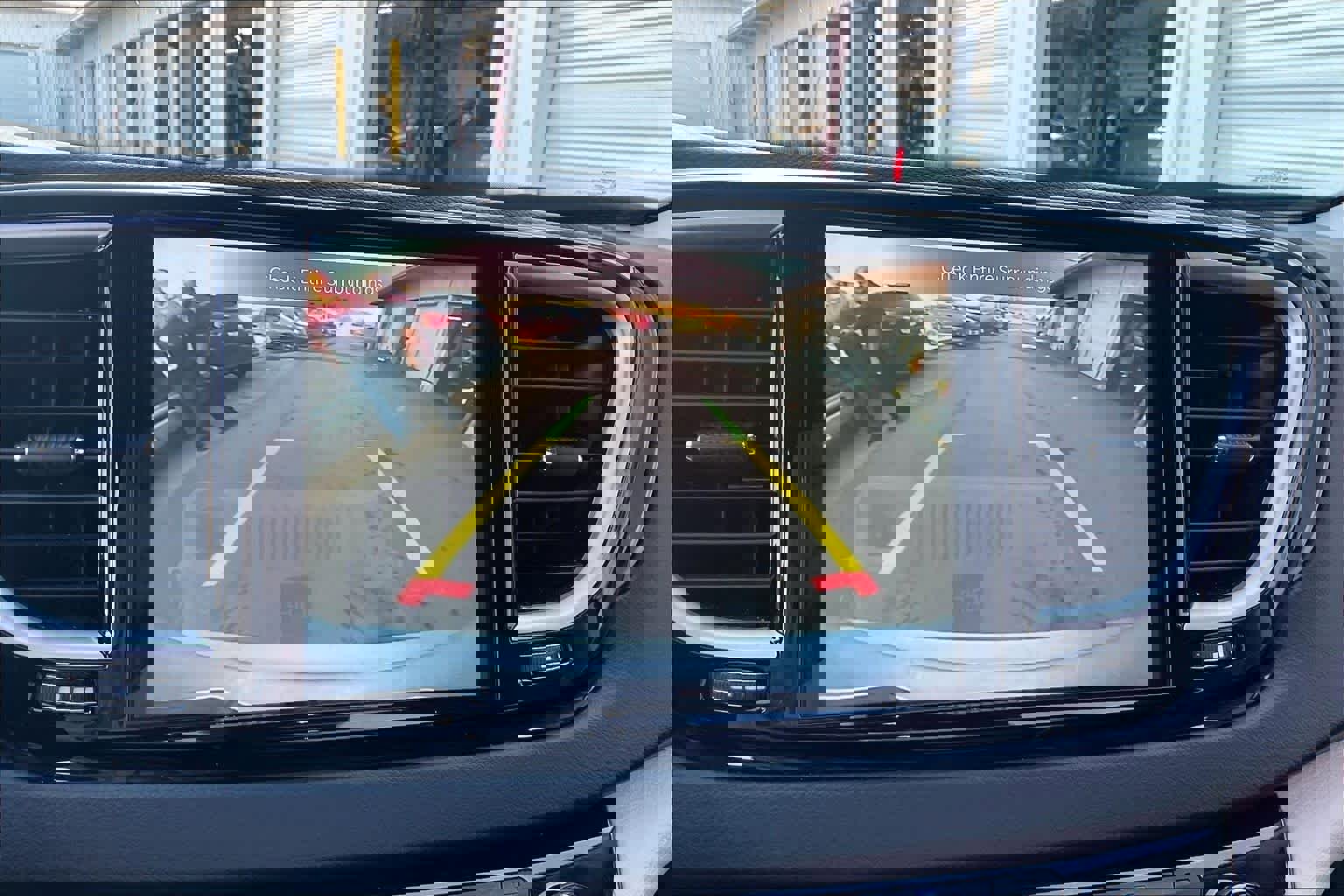 Used 2024 Chrysler Pacifica Touring-L image 26