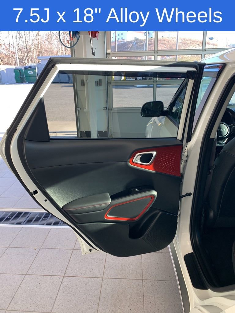 Used 2025 Kia Soul GT-Line image 13