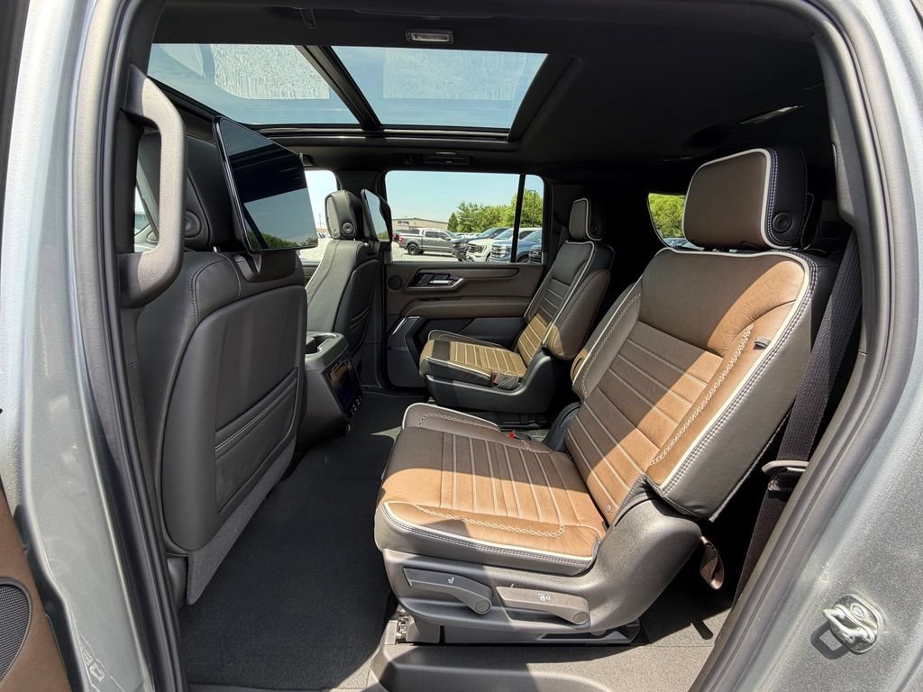 Used 2026 GMC Yukon XL Denali Ultimate AWD/4WD image 7
