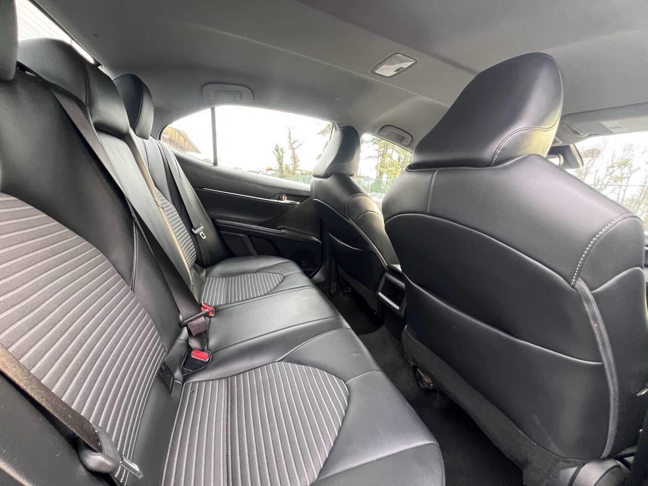 Used 2022 Toyota Camry SE image 14