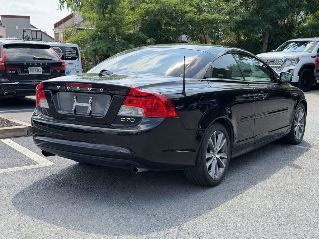 Used 2013 Volvo C70 T5 w/ Climate Pkg FWD image 2