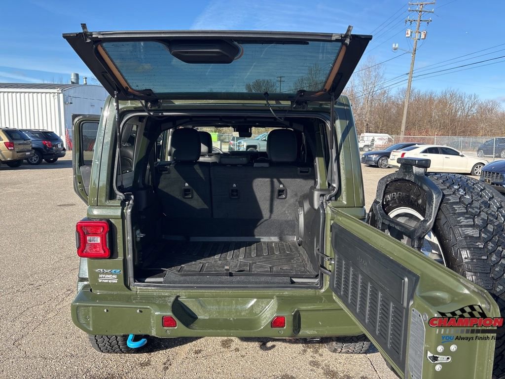 Used 2024 Jeep Wrangler High Altitude image 32