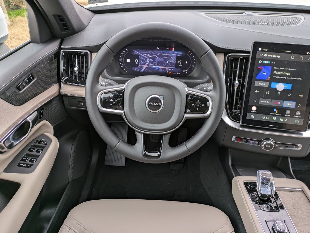 New 2026 Volvo XC90 B6 Plus w/ Protection Package Premier AWD/4WD image 15