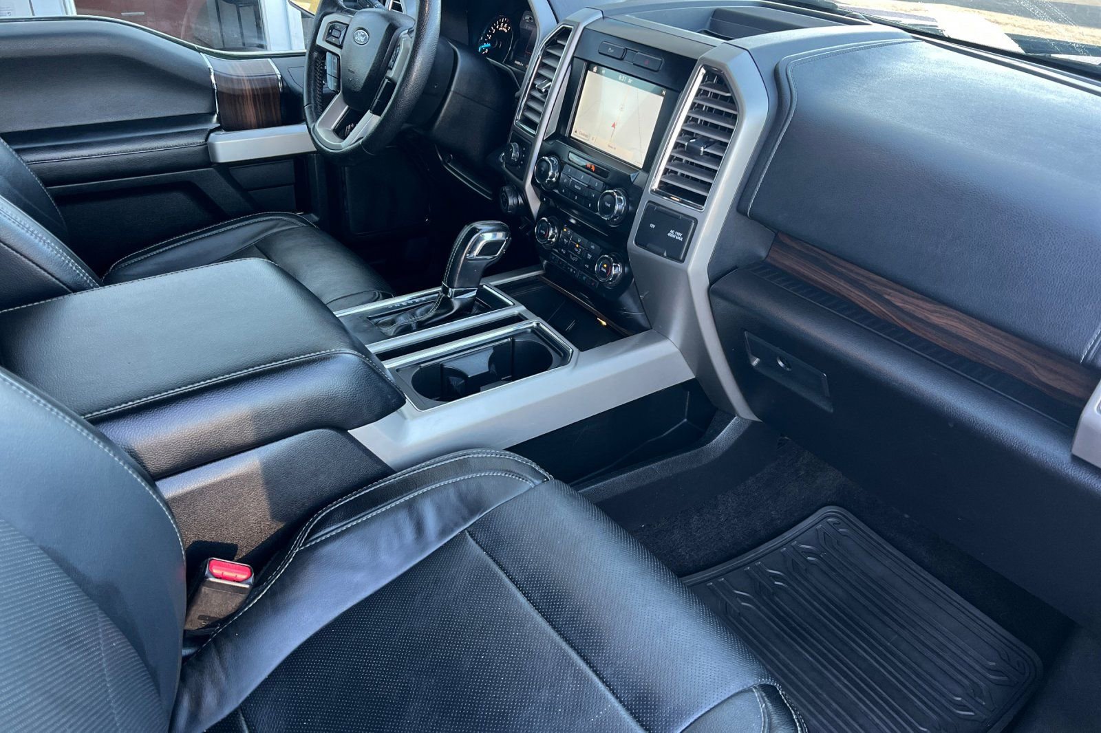 Used 2016 Ford F150 Lariat image 16