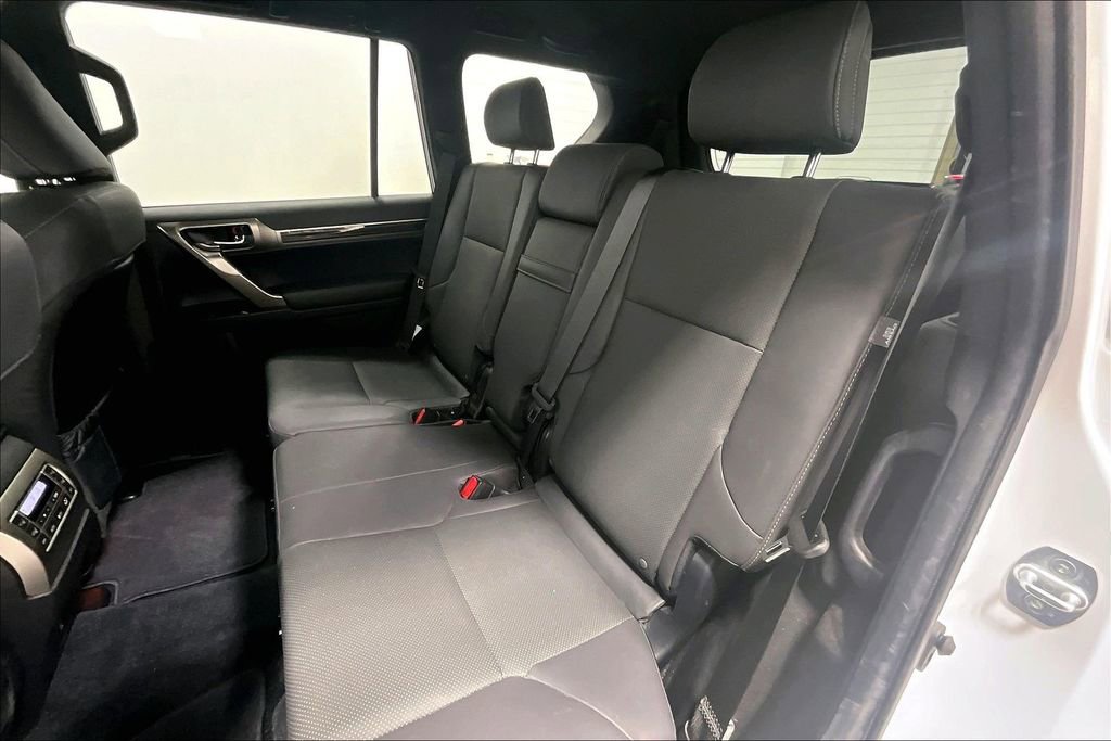 Used 2020 Lexus GX 460 Premium w/ Premium Package image 28