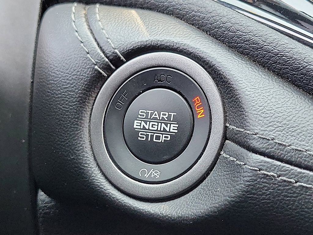 Used 2023 Dodge Durango SXT image 12