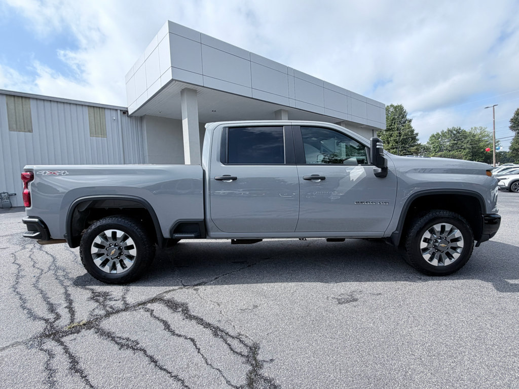 Used 2025 Chevrolet Silverado 2500 Custom w/ Custom Convenience Package AWD/4WD image 4