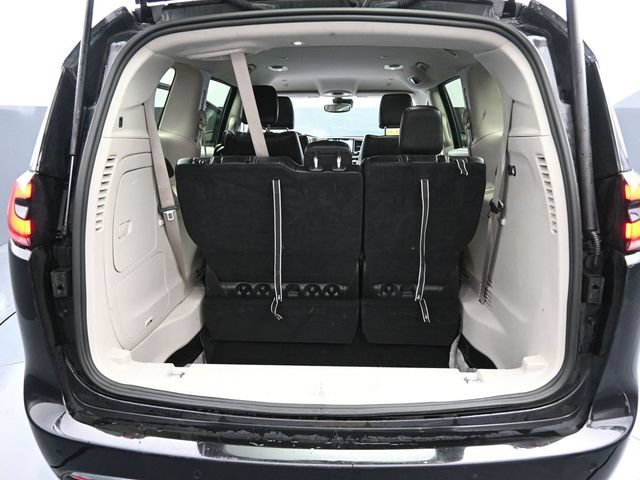 Used 2024 Chrysler Pacifica Limited FWD image 44