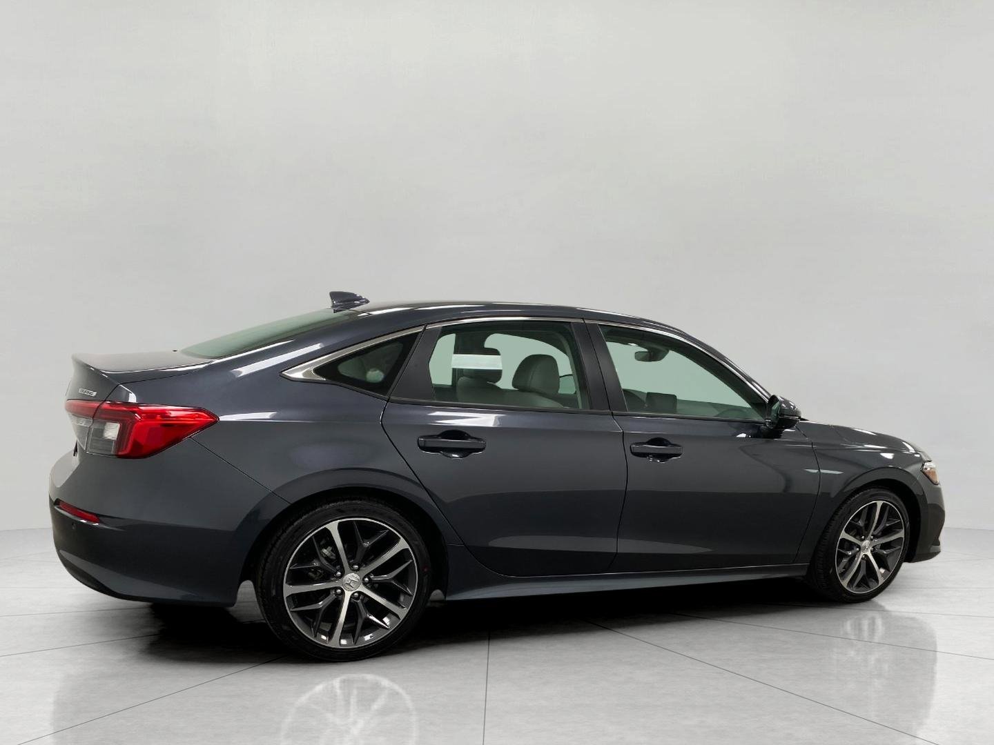 Used 2024 Honda Civic Touring image 3