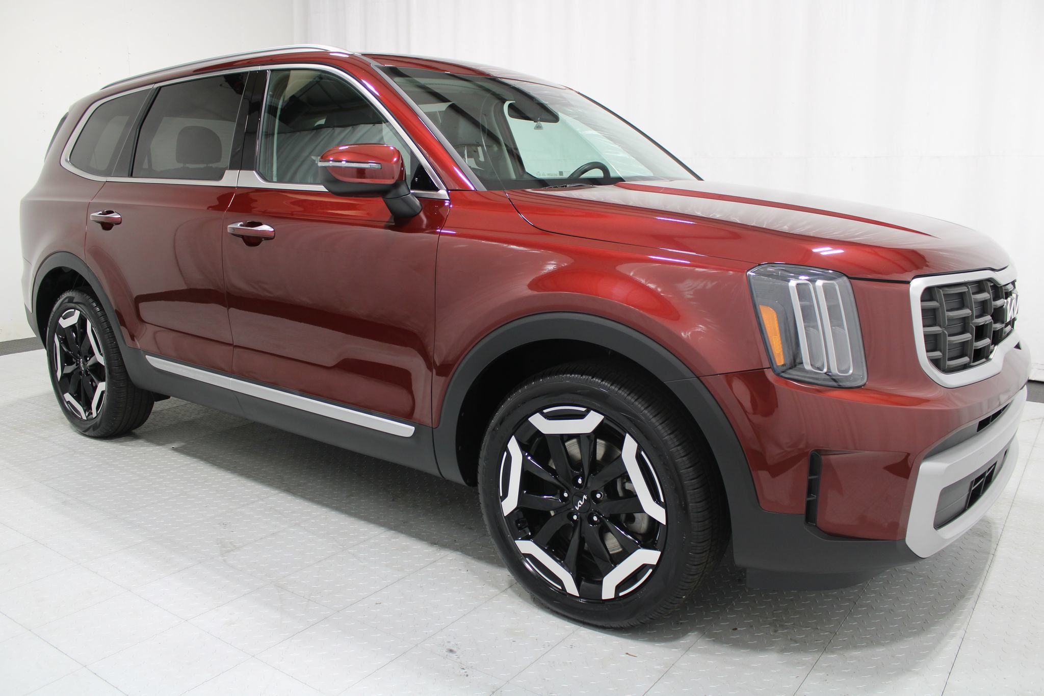 Used 2023 Kia Telluride S AWD/4WD image 4