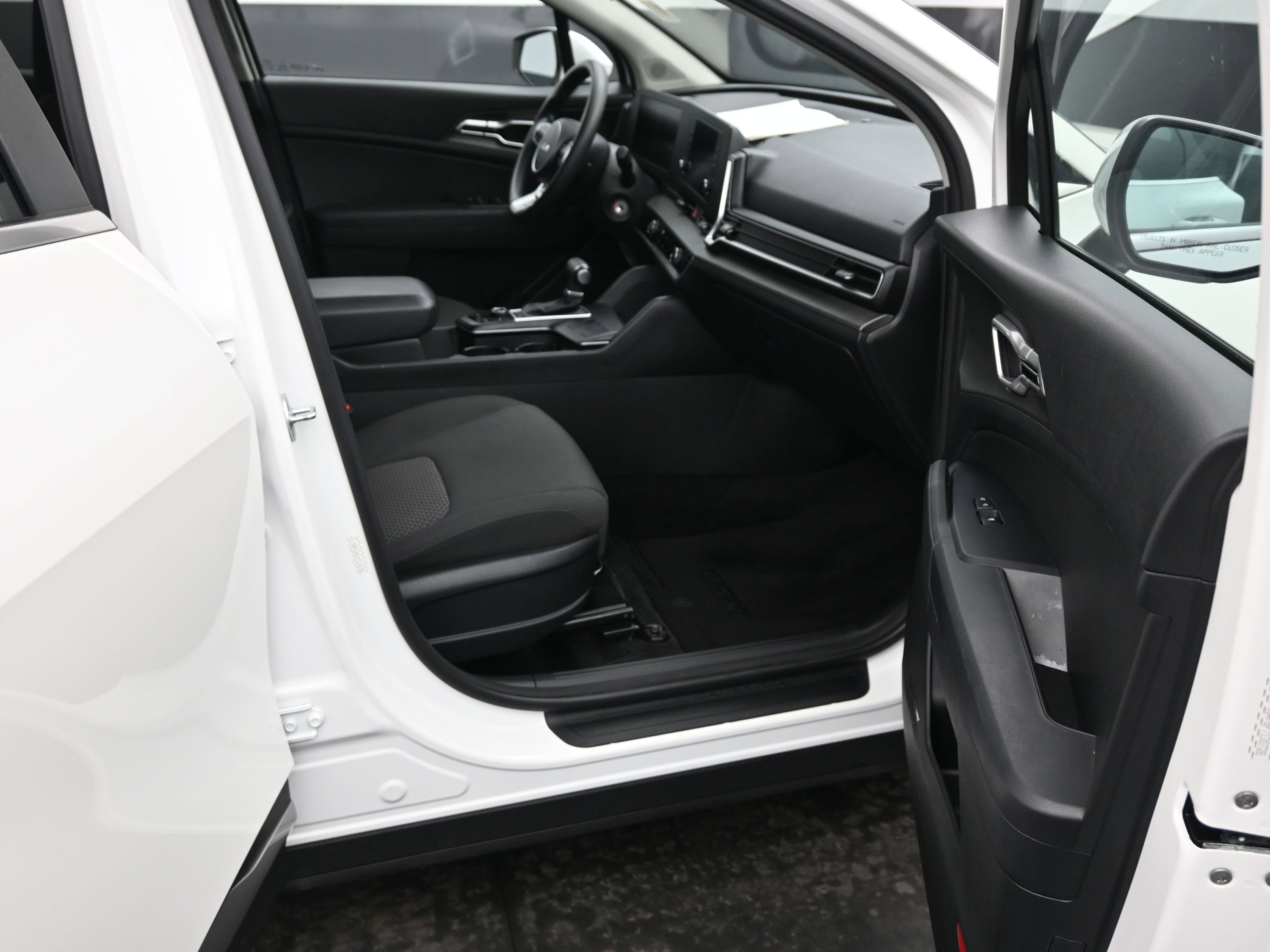 Used 2023 Kia Sportage LX image 13