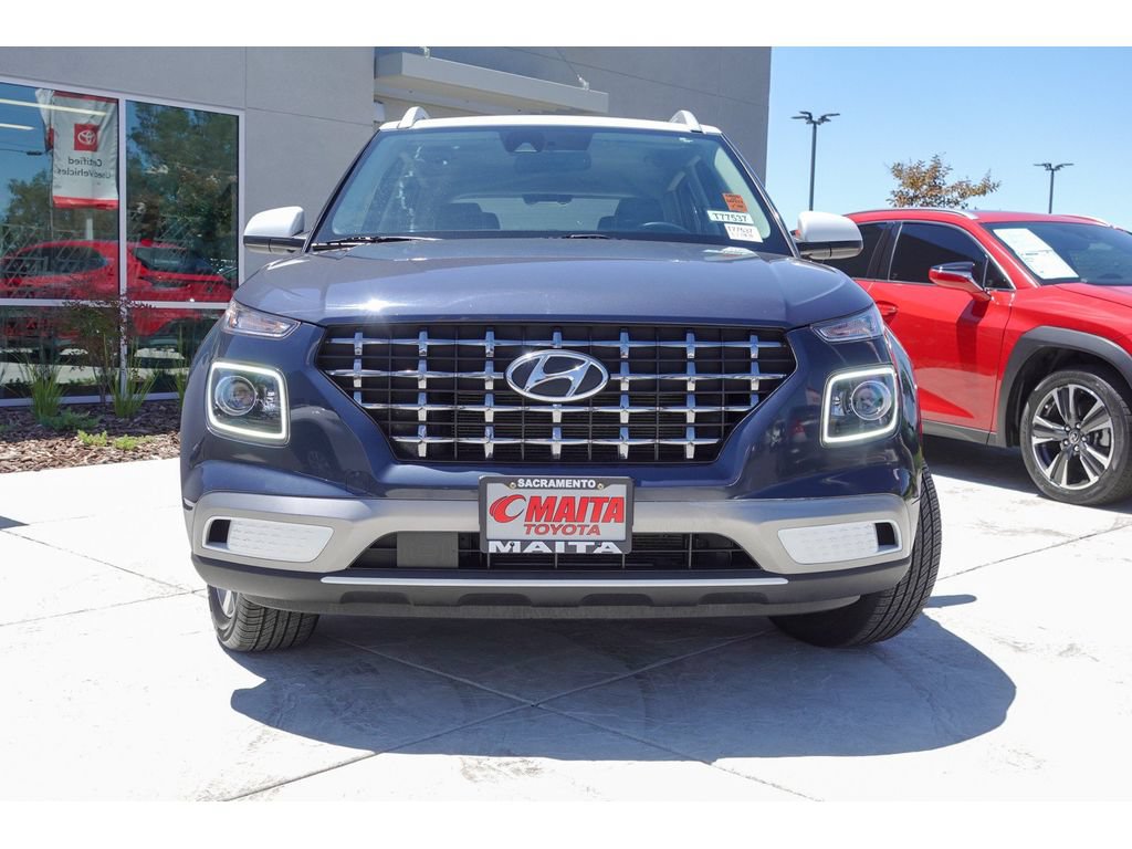 Used 2021 Hyundai Venue FWD image 4