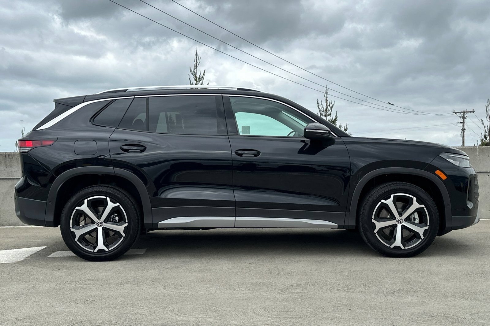 New 2026 Volkswagen Tiguan SE AWD/4WD image 3
