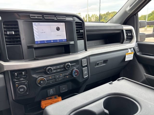 New 2023 Ford F550 4x4 Regular Cab Super Duty image 21