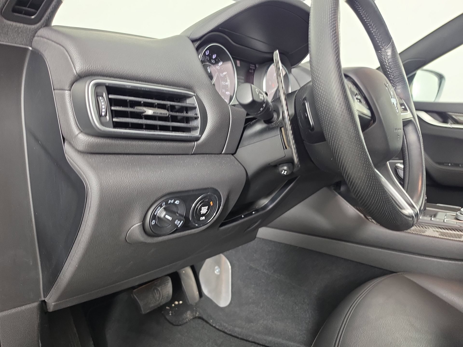 Used 2022 Maserati Levante Modena AWD/4WD image 19