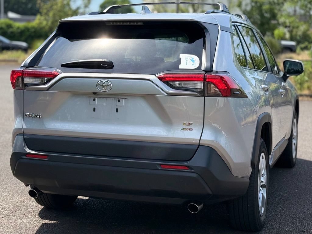 Certified 2021 Toyota RAV4 LE AWD/4WD image 5