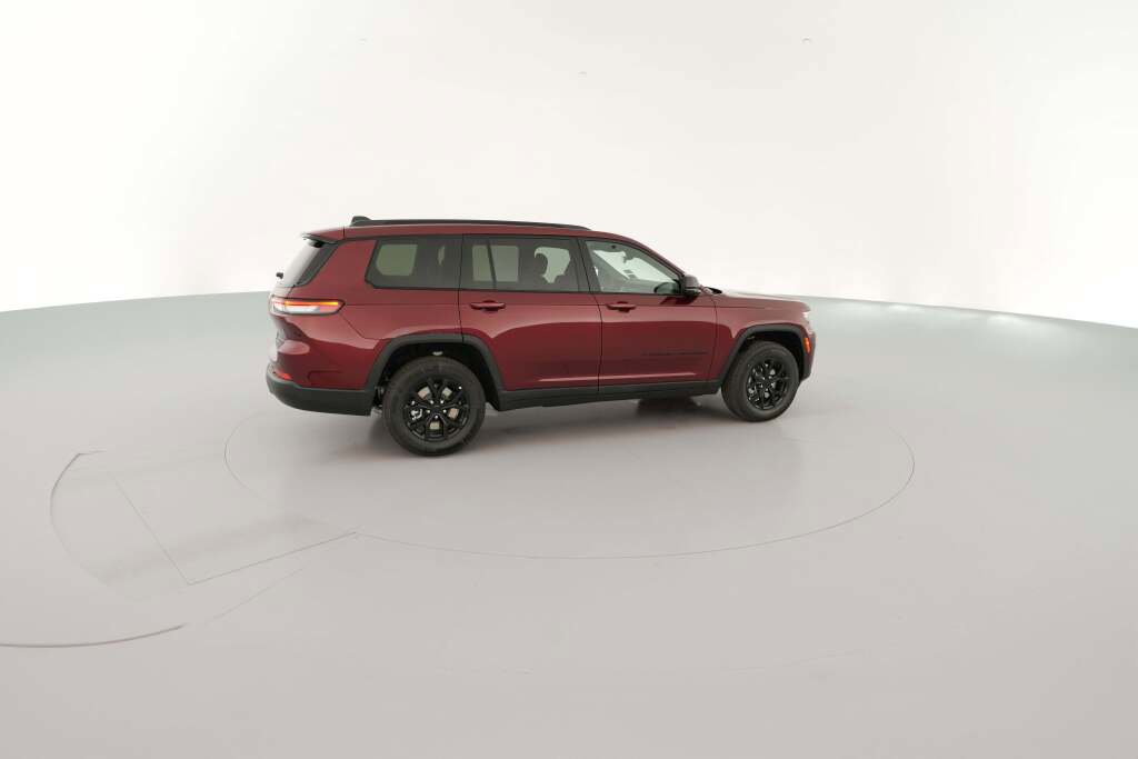 New 2025 Jeep Grand Cherokee L Laredo image 13