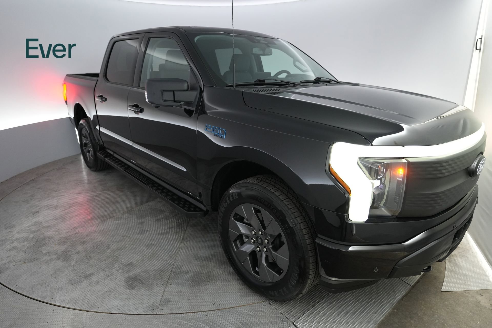 Used 2024 Ford F150 Lightning Flash AWD/4WD image 2