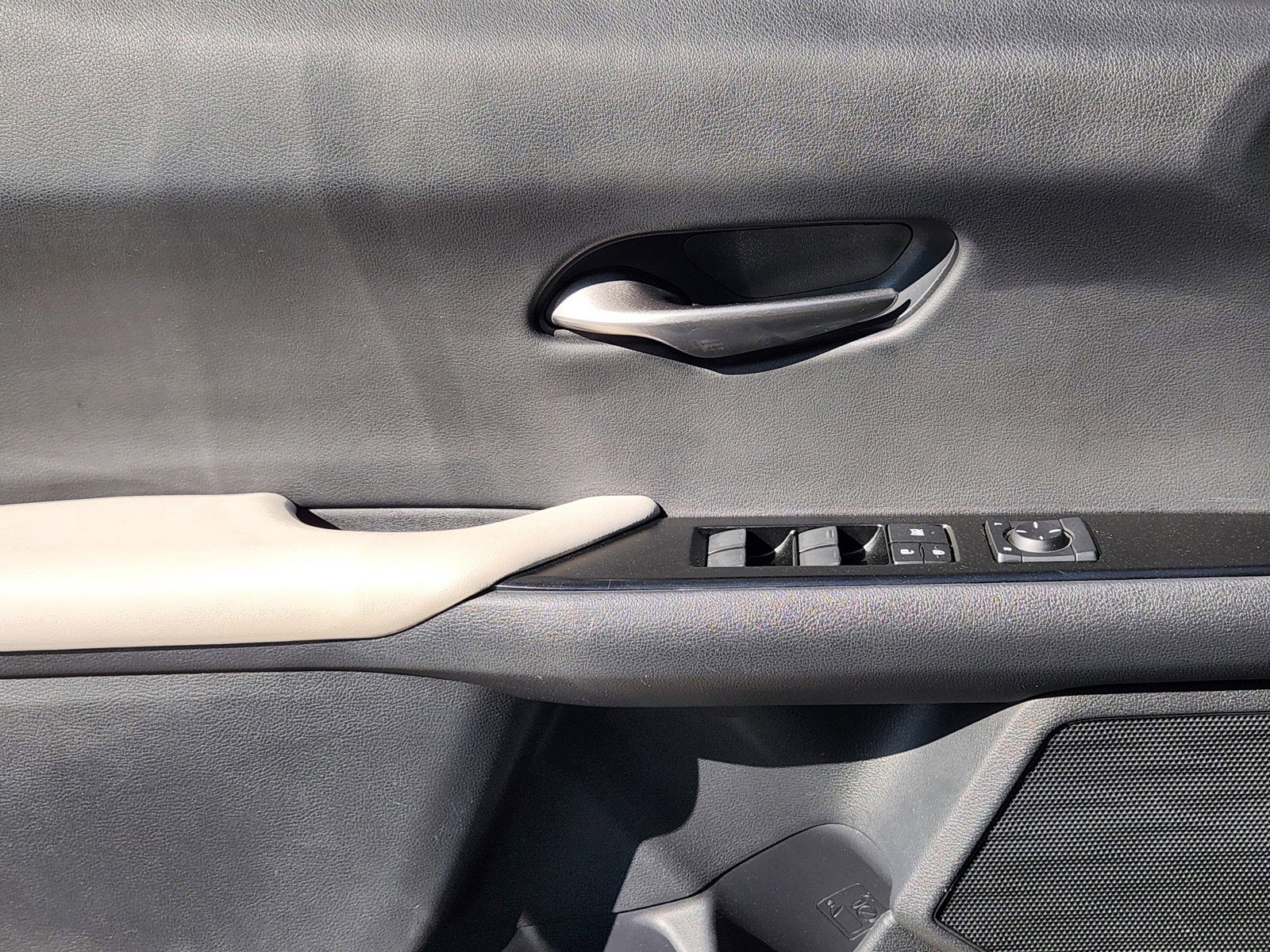Used 2020 Lexus UX 200 w/ Accessory Package image 20
