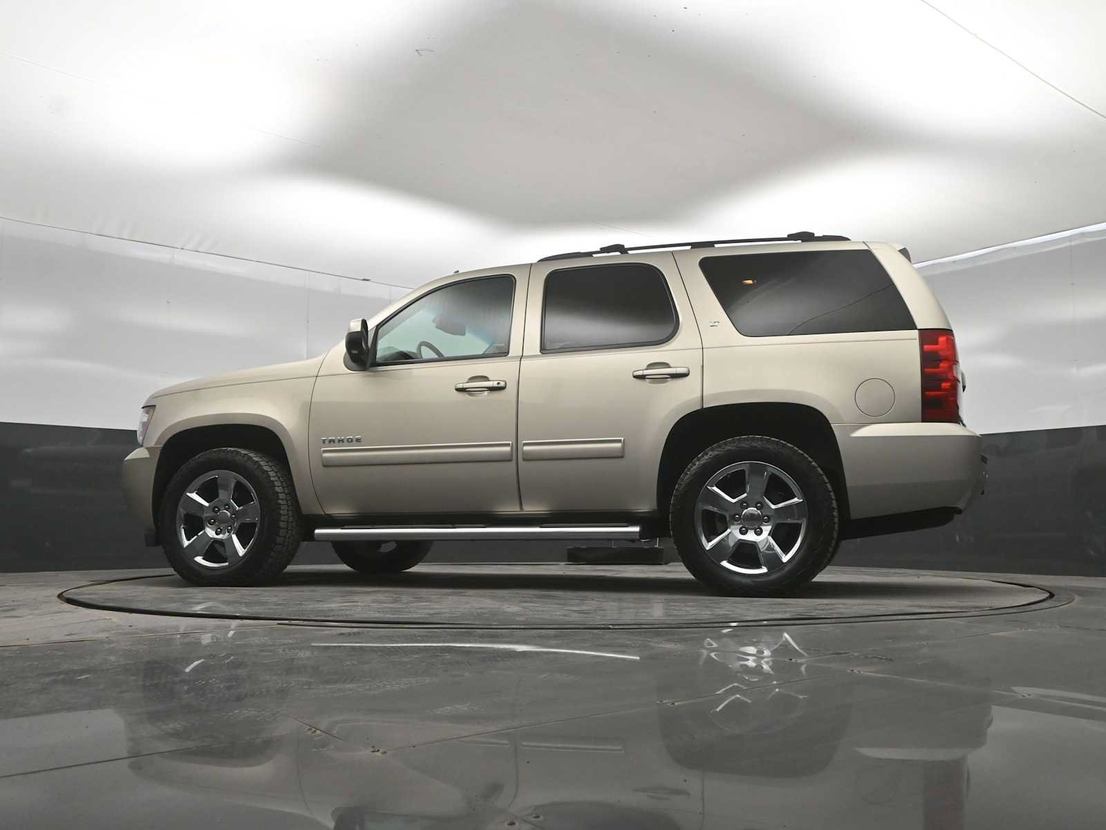 Used 2014 Chevrolet Tahoe LT w/ Luxury Package RWD image 36