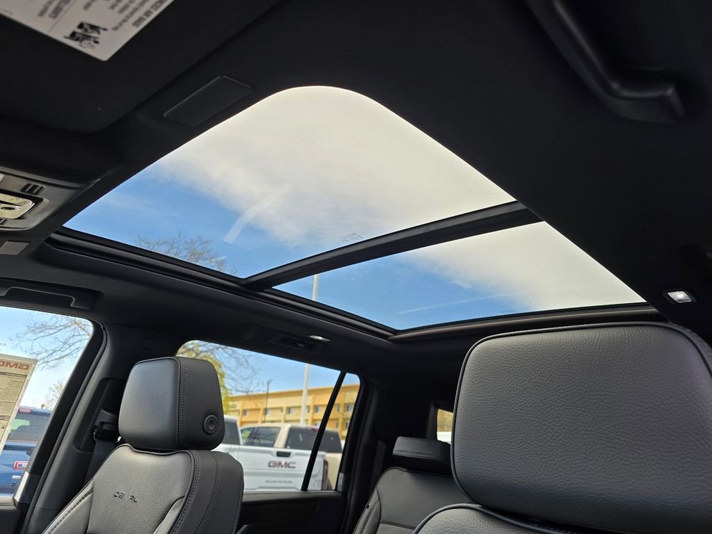 New 2026 GMC Yukon XL Denali w/ Sun & Power Step Package AWD/4WD image 24