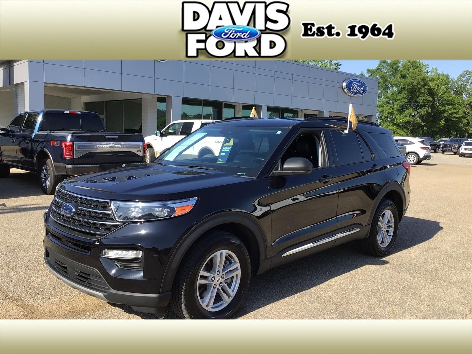 Certified 2023 Ford Explorer XLT w/ Equipment Group 202A