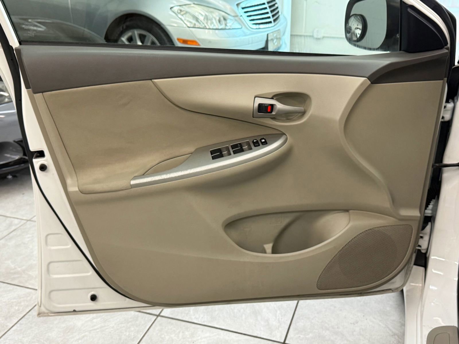 Used 2010 Toyota Corolla LE image 16