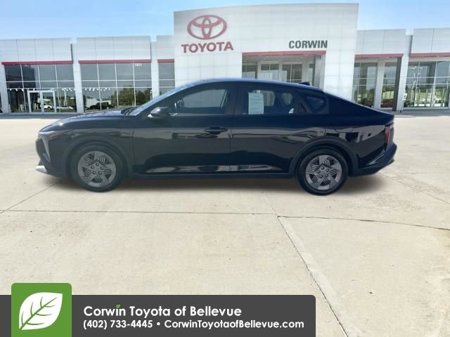 Used 2025 Kia K4 LX image 2