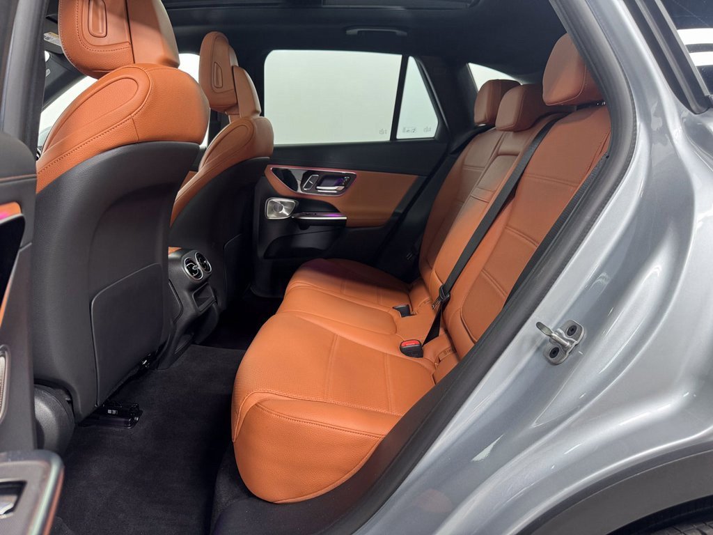 Used 2024 Mercedes-Benz GLC 300 4MATIC image 28