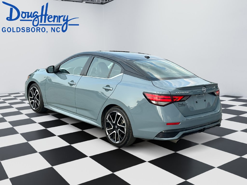 Used 2025 Nissan Sentra SR w/ SR Premium Package FWD image 3