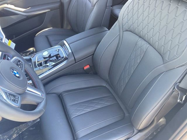 Used 2025 BMW X7 M60i image 17