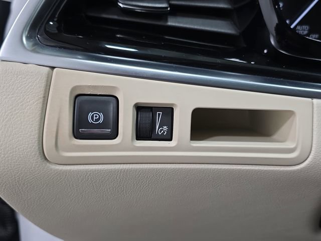 Certified 2023 Cadillac XT6 Premium Luxury image 23