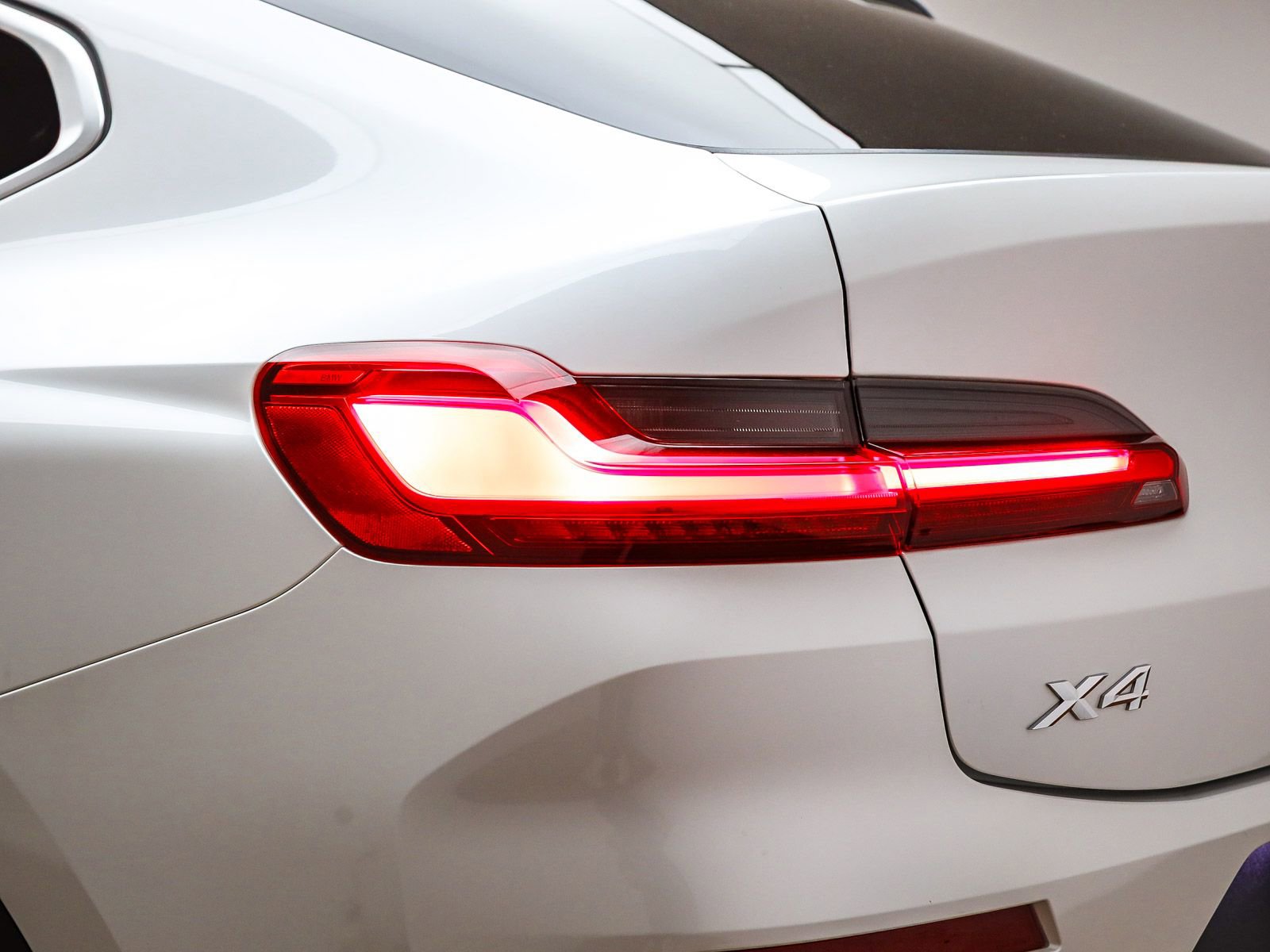 Certified 2023 BMW X4 xDrive30i w/ Premium Package image 12