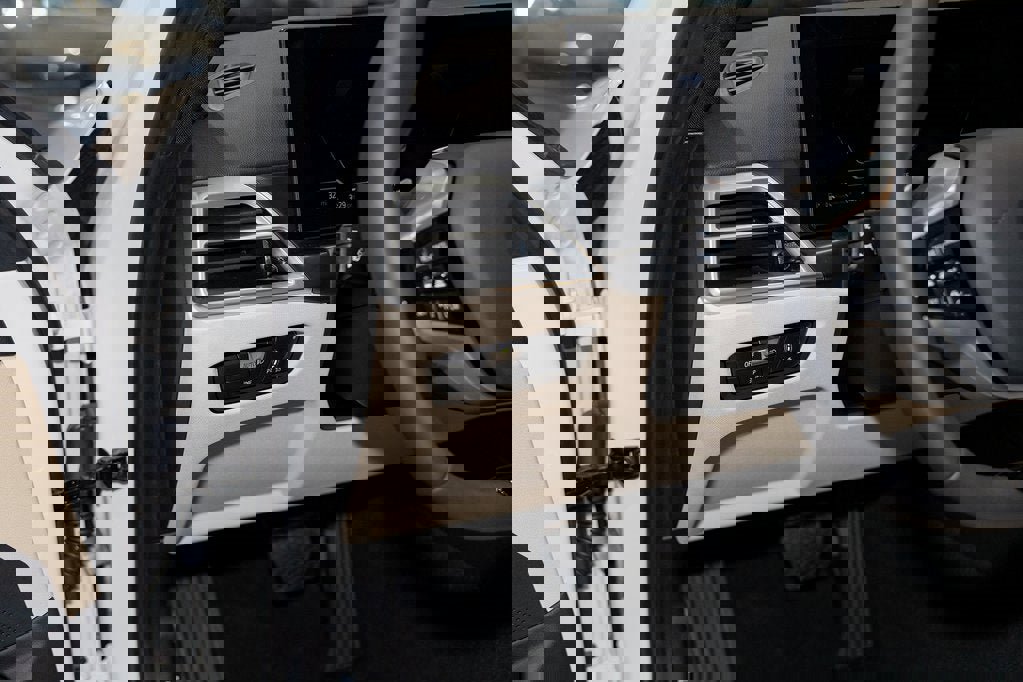 New 2026 BMW 330i xDrive Sedan w/ Convenience Package image 14