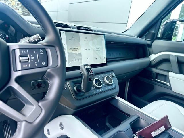 New 2025 Land Rover Defender 110 X-Dynamic SE image 20