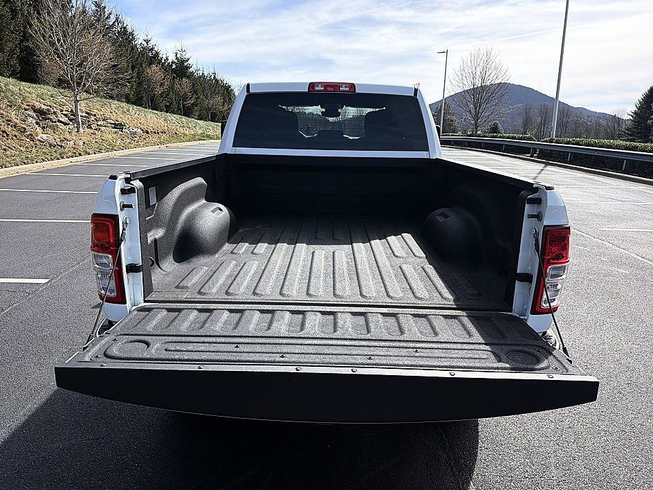 Used 2023 RAM 2500 Big Horn w/ Level 1 Equipment Group AWD/4WD image 21