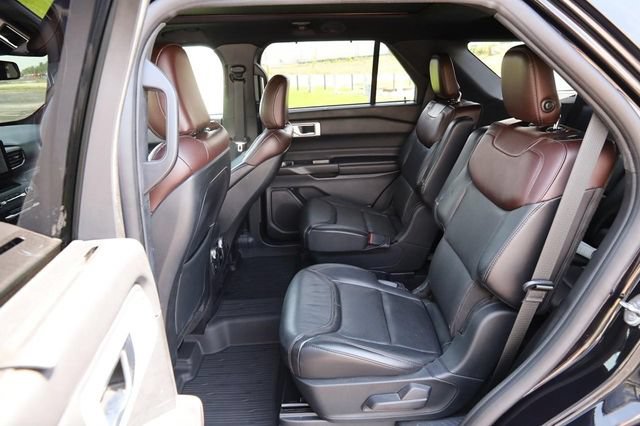 Used 2020 Ford Explorer Platinum AWD/4WD image 11