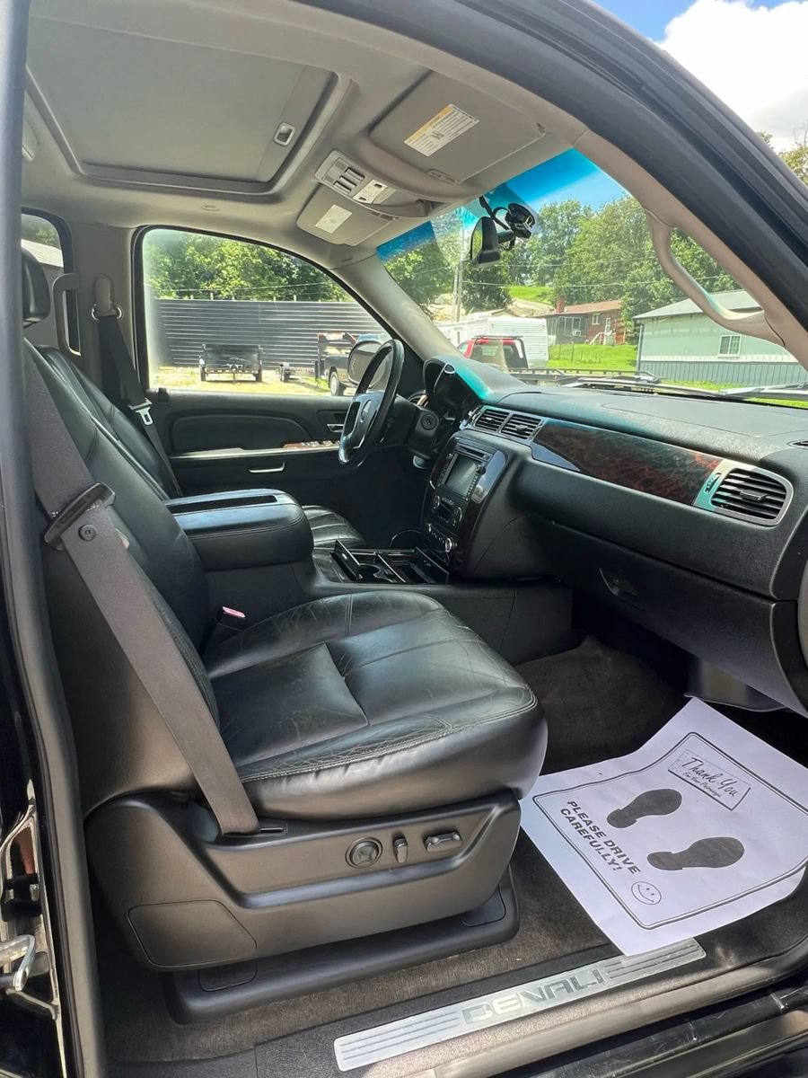 Used 2008 GMC Yukon Denali AWD/4WD image 12