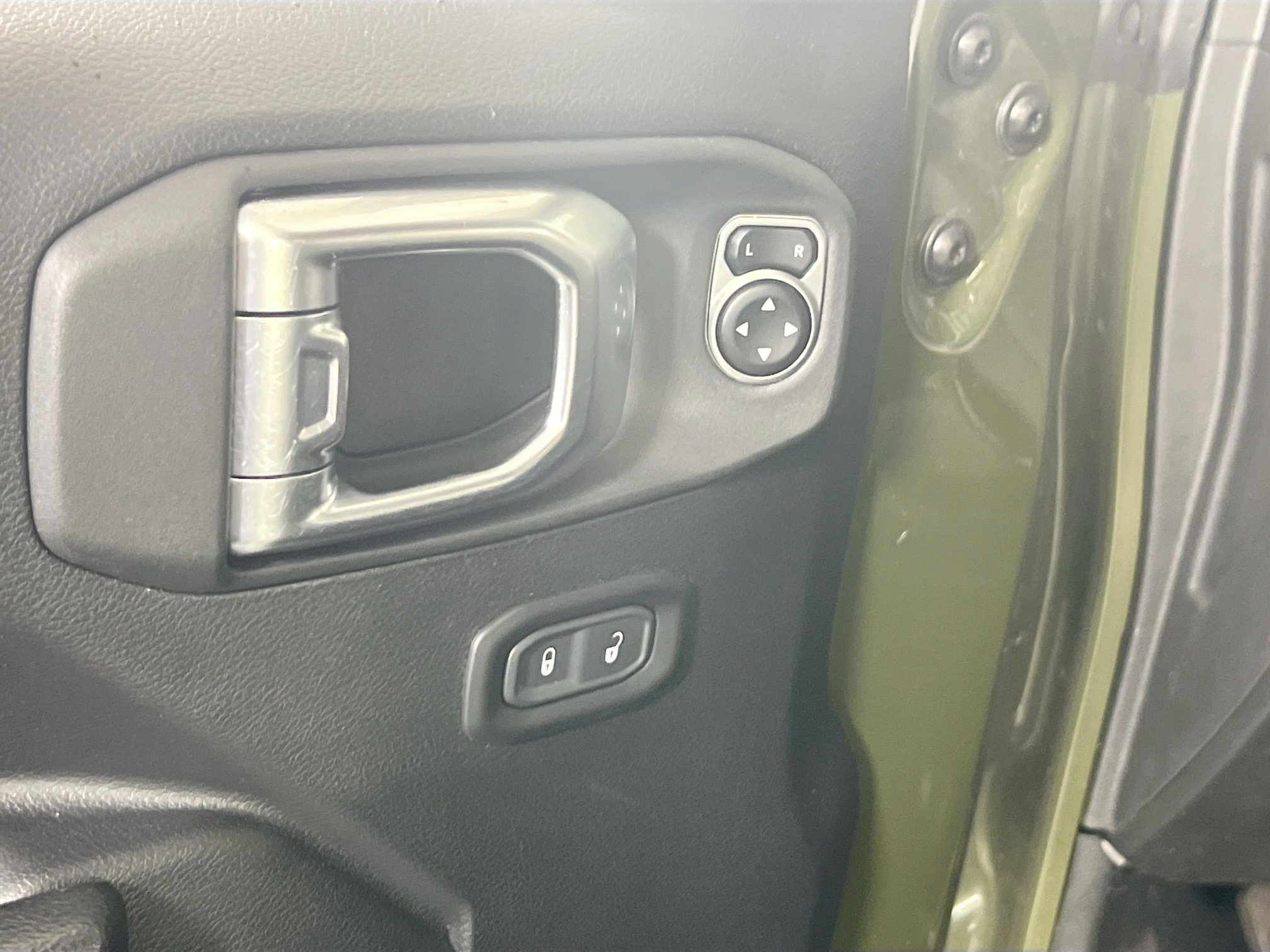 Used 2022 Jeep Gladiator Willys image 18