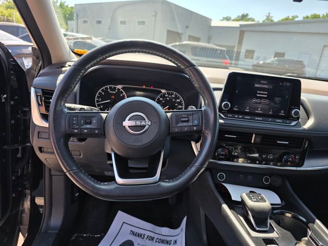 Used 2022 Nissan Rogue SV w/ SV Premium Package image 13