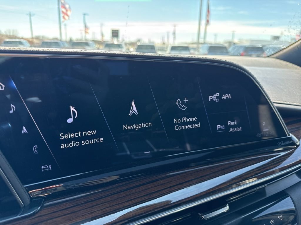 Used 2023 Cadillac Escalade Premium Luxury AWD/4WD image 36