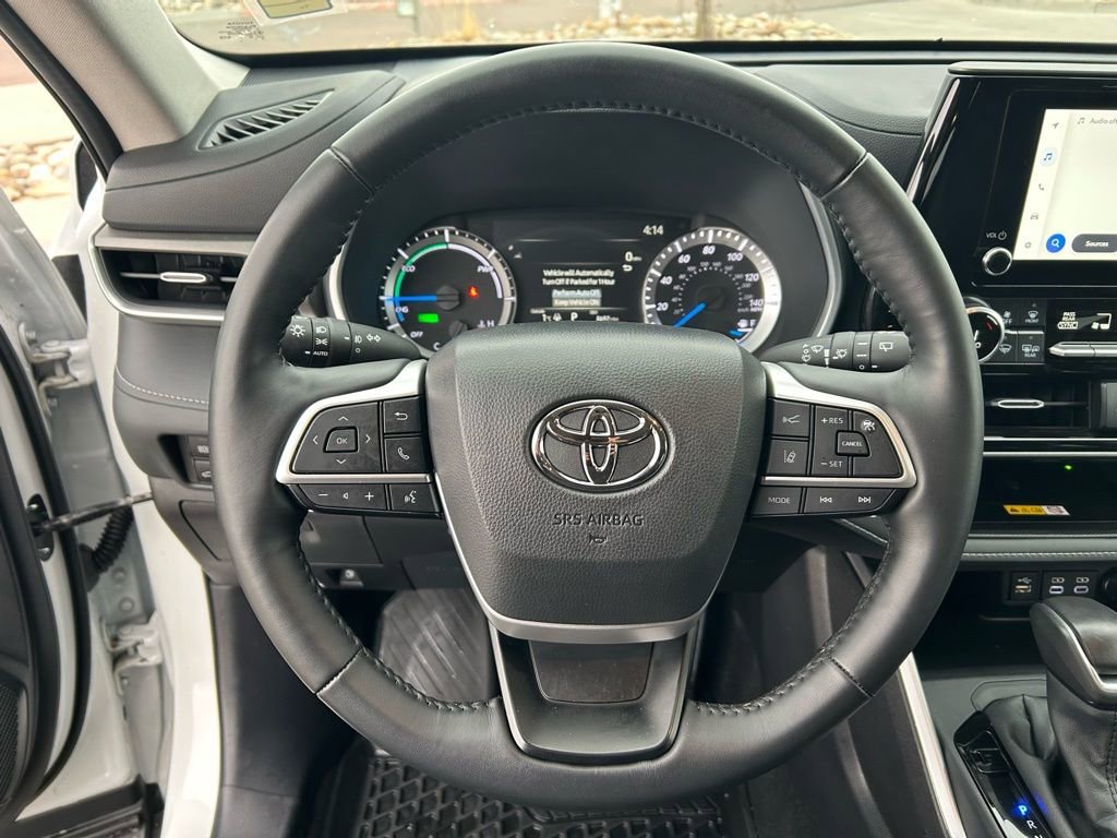 Used 2025 Toyota Highlander XLE image 10