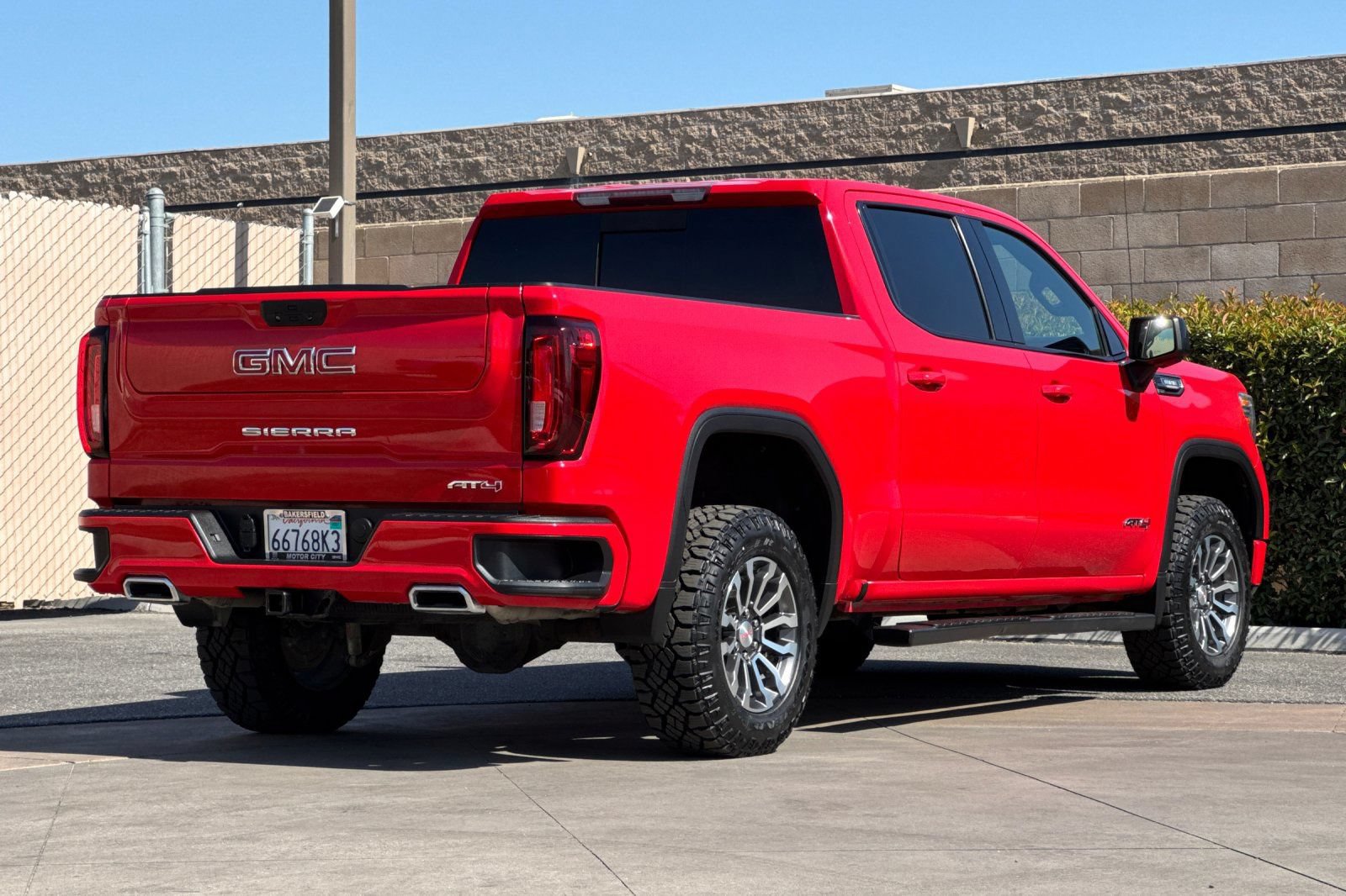 Certified 2021 GMC Sierra 1500 AT4 w/ AT4 Preferred Package AWD/4WD image 4