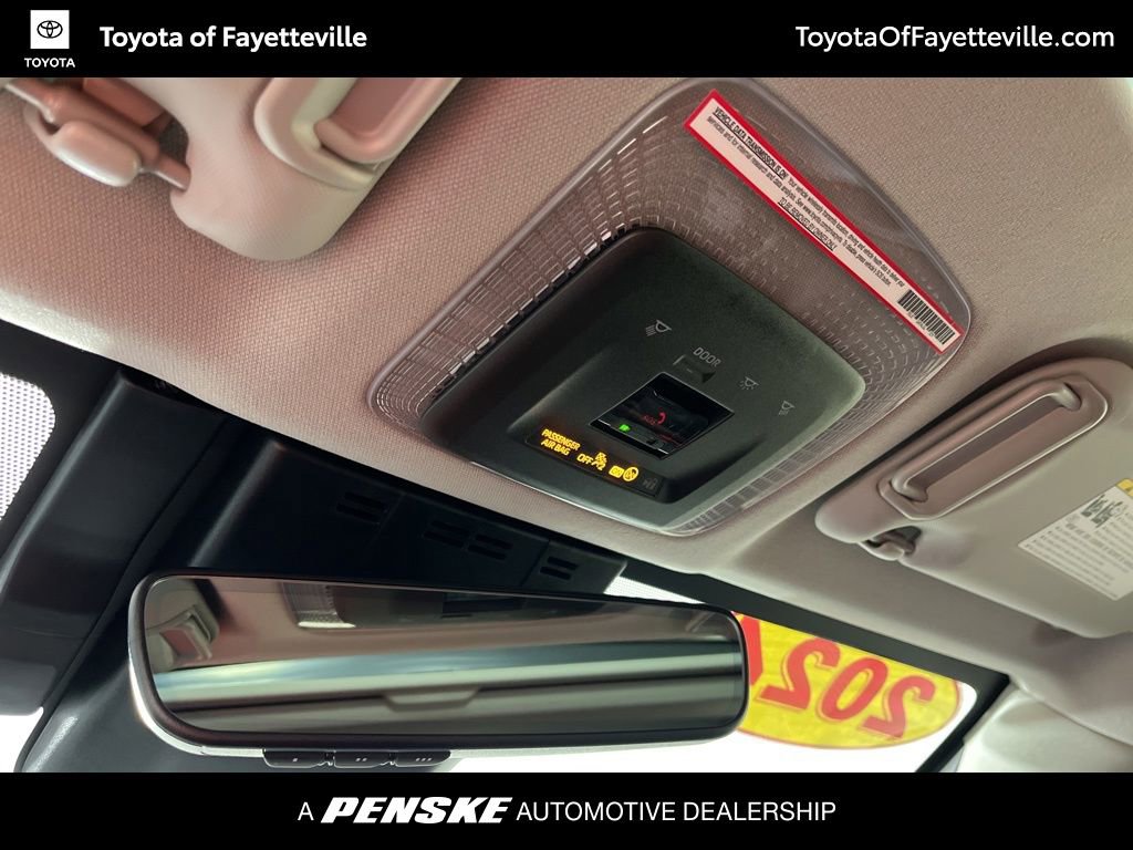 Used 2024 Toyota Prius Prime XSE Premium image 27