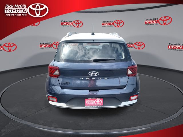 Used 2025 Hyundai Venue Limited FWD image 7