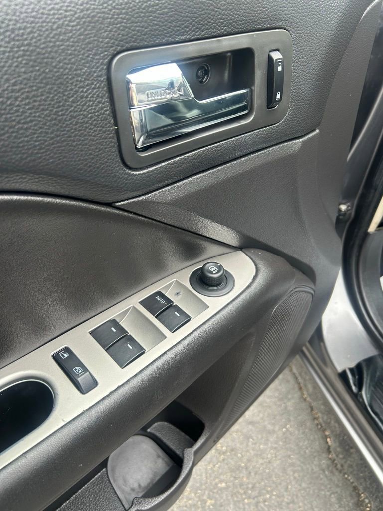 Used 2010 Ford Fusion SEL FWD image 13