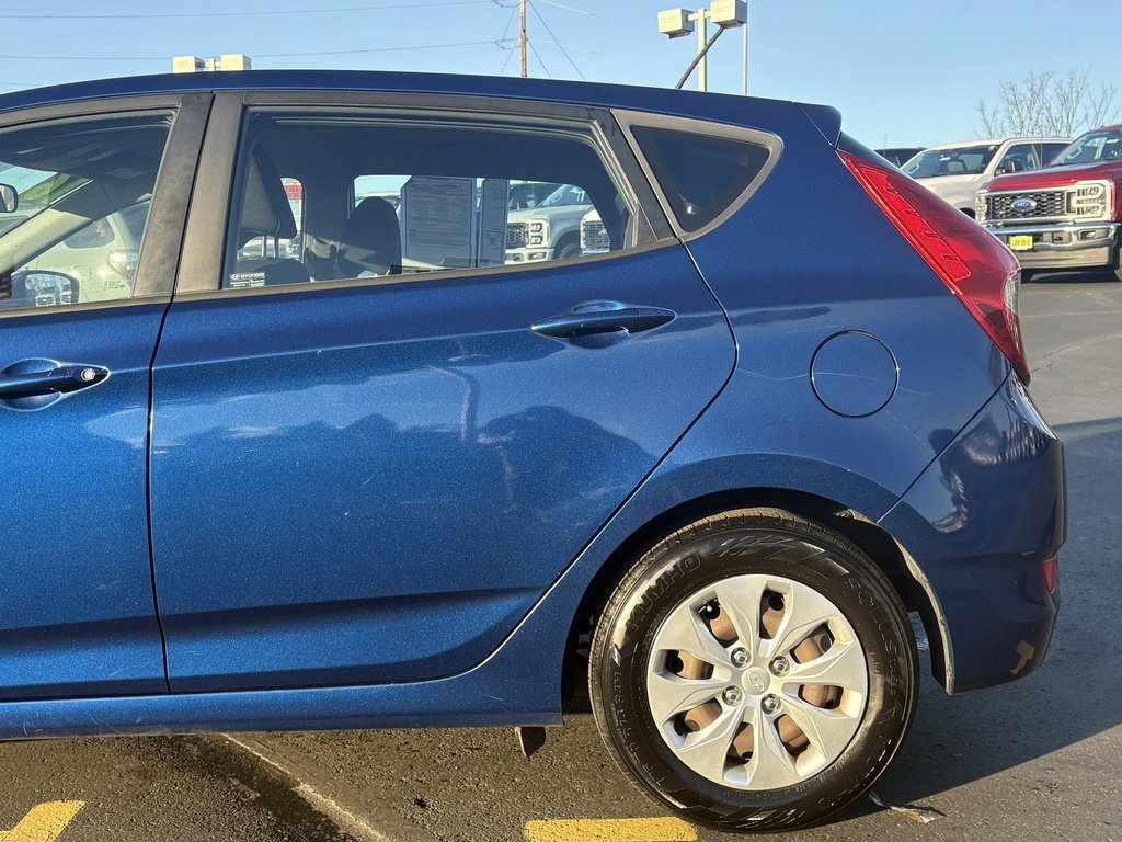 Used 2016 Hyundai Accent SE image 11