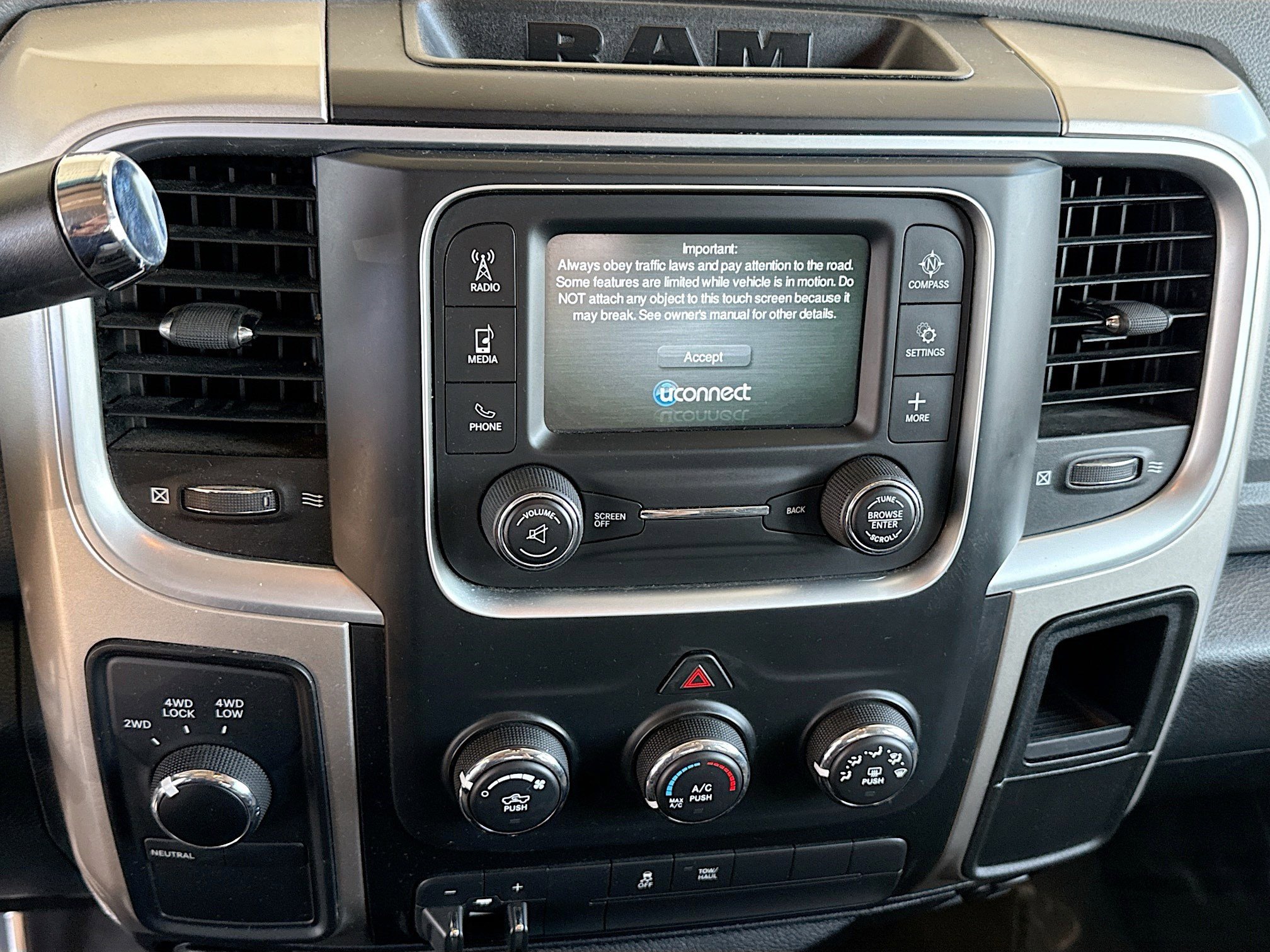 Used 2016 RAM 2500 SLT image 18